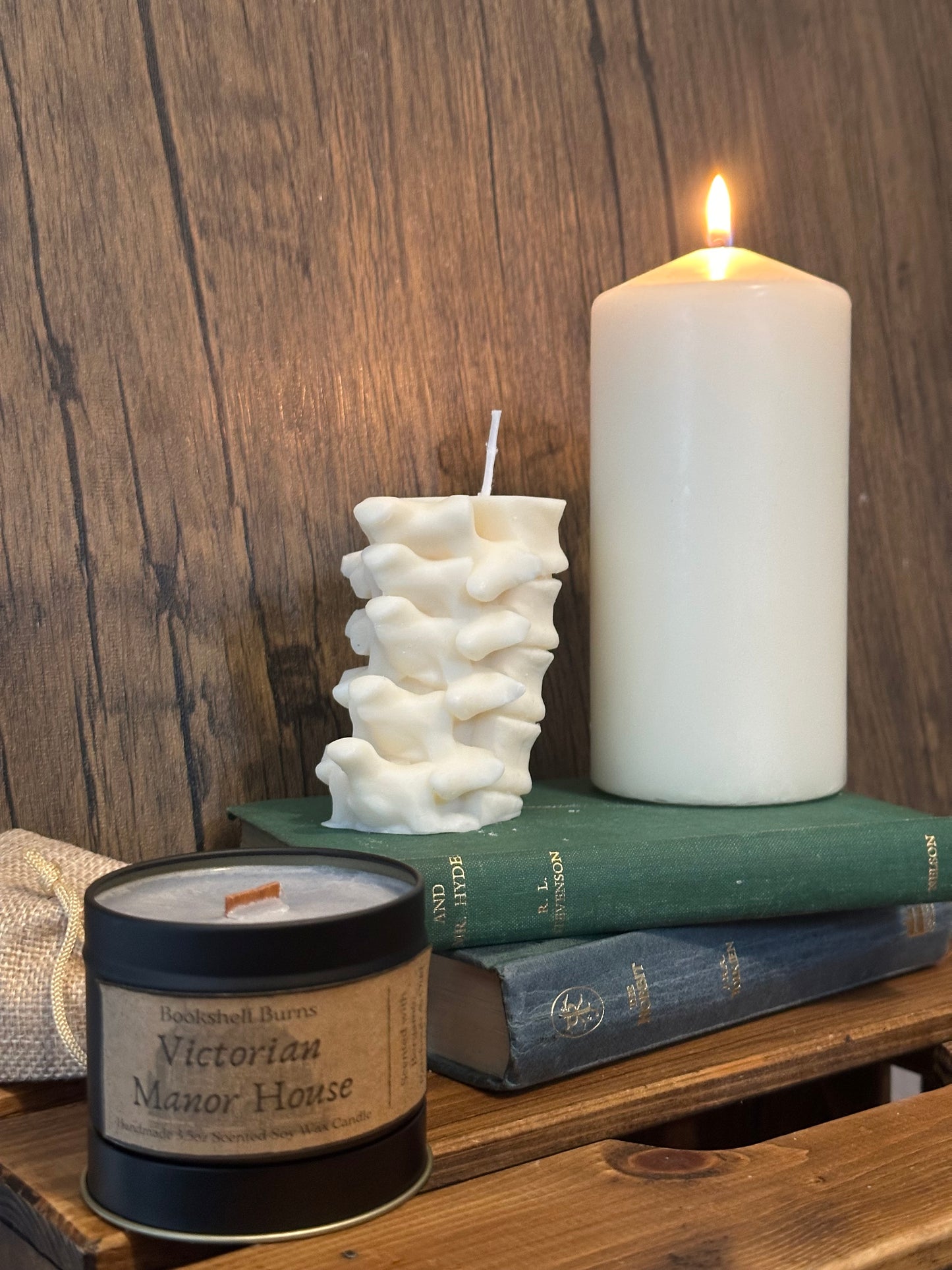 Victorian Manor House - Tonka Bean, Oud and Bergamot Scented Soy Wax Candle